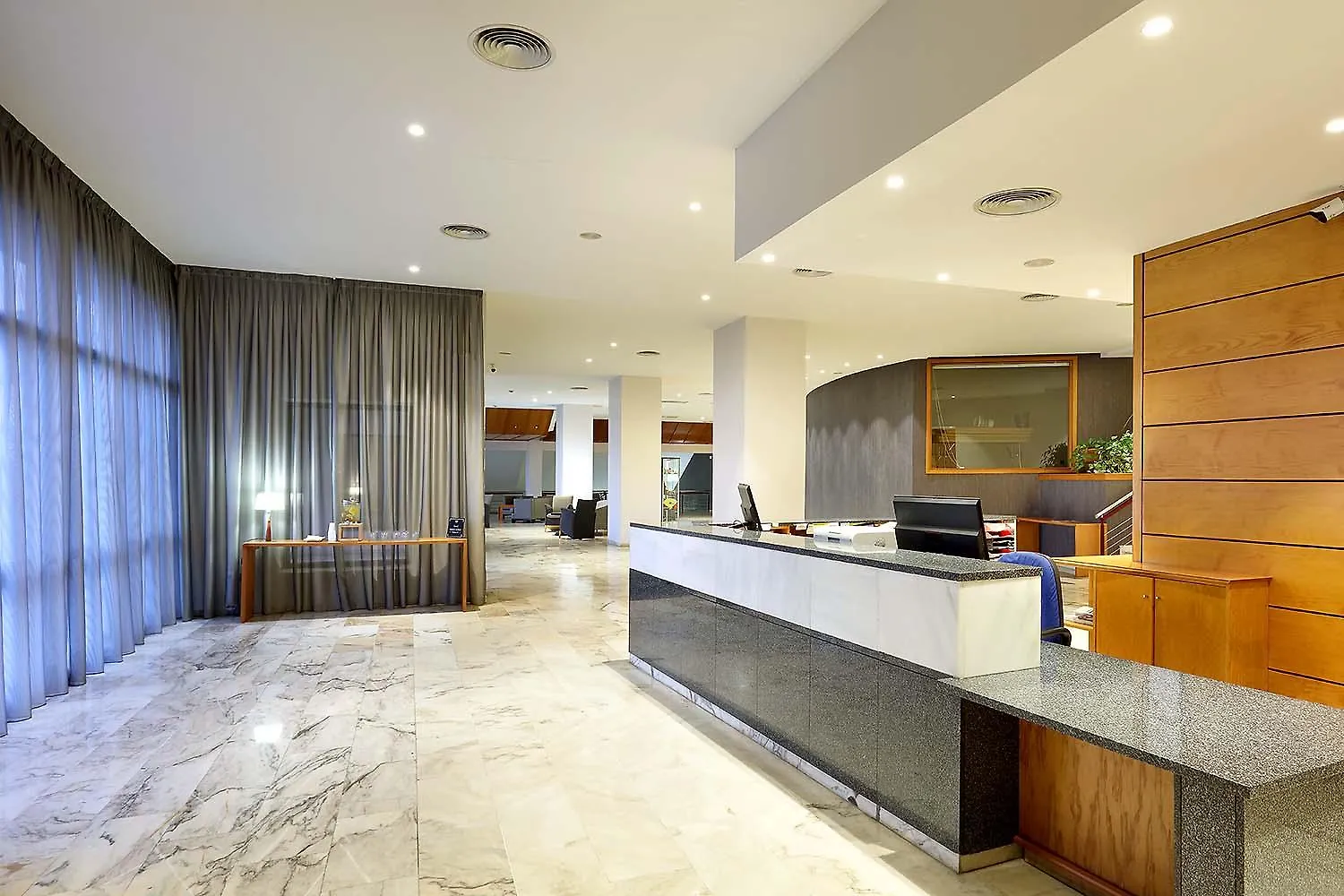 Exe Isla Cartuja Hotel Seville